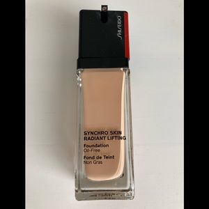 Shiseido synchro skin radiant lifting foundation